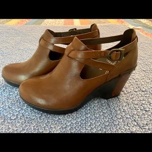 Dansko Franka brown size 9